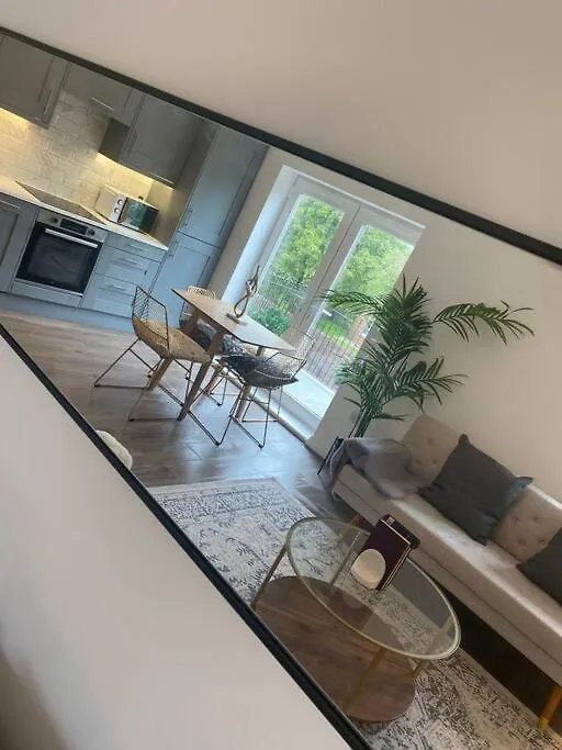 18 North Road Flat 2 By Mia Living Free Parking On Site Apartment Cardiff