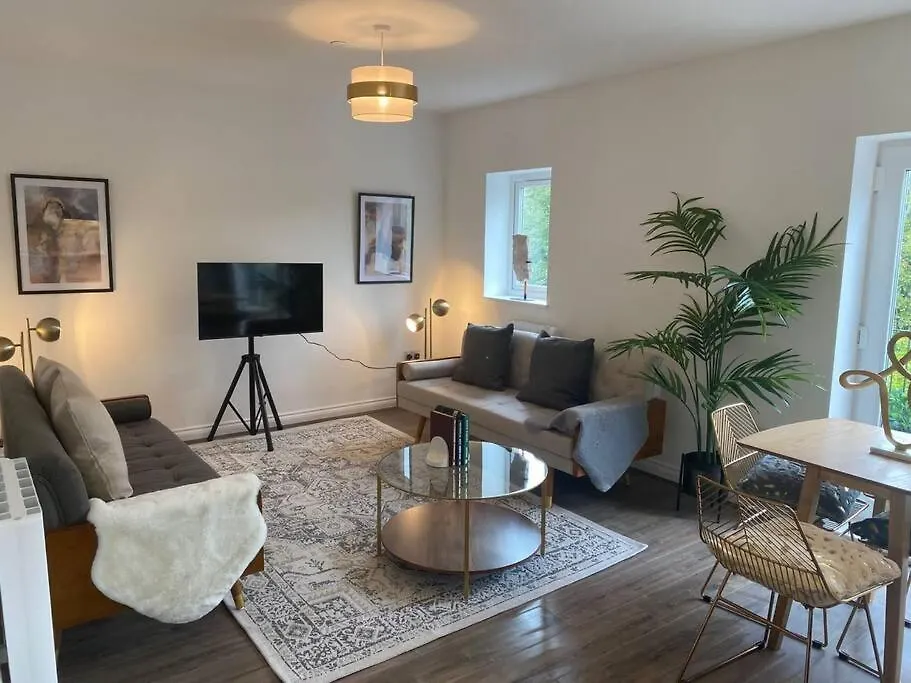 18 North Road Flat 2 By Mia Living Free Parking On Site location